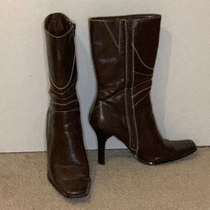 Size 7 Brown Amanda Smith Boots